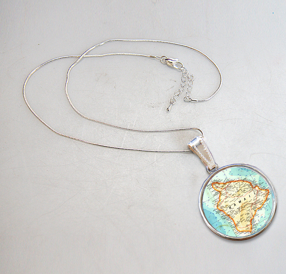 Hawaii Silver-Plated Mother of Pearl Jewelry Pendant Necklace - 44057